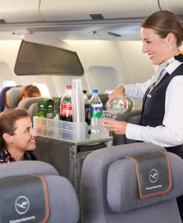 Lufthansa Launches Survey for Free Beverage Service