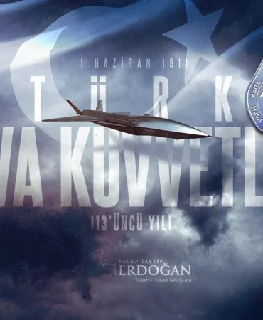 Breath-taking Shows by Turkish Air Force on its 113th Anniversary