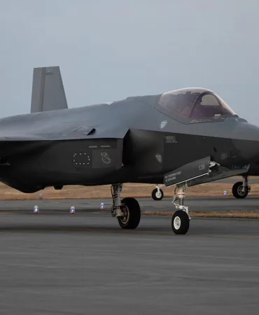 Fate of Japanese F-35s! Two F-35s Make Emergency Landing Due to Mechanical Failure