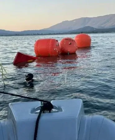 Firefighting Plane Lifted from Bafa Lake Using Balloons
