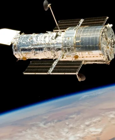 NASA Temporarily Suspends Hubble Observations