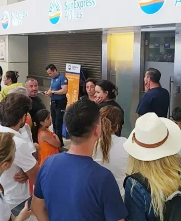 SunExpress Crisis at Antalya Airport! Angry Passengers Storm SunExpress Office