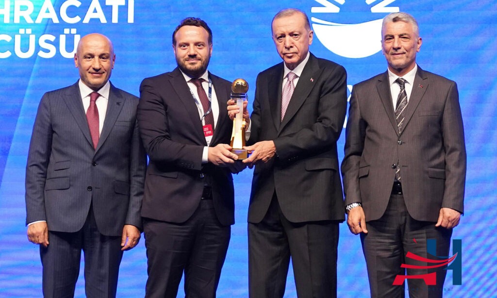 SunExpress Wins Award in Service Exports!