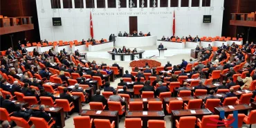 Work Slowdown Action by Airport Workers: Controversial Article 26 Withdrawn