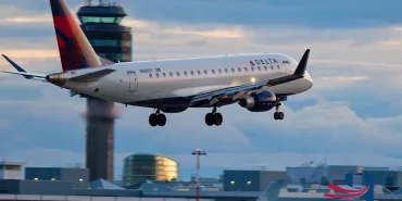 Spoiled Food Forces Emergency Landing of Delta Airlines Flight