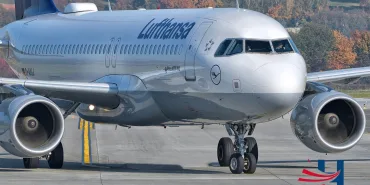 Lufthansa Plane Stranded on Runway in Munich: Nose Wheels Turned 90 Degrees!