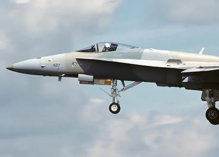 Kuwaiti Military Fighter Jet Crashes: Pilot Dies