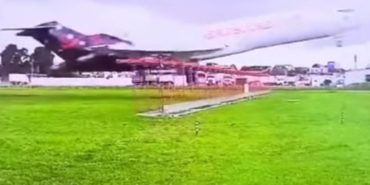 Boeing 727 Faces Takeoff Danger in Colombia