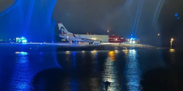 The Boeing 737 Disaster Was Averted: It Stopped Just 15 Meters From The Ocean!