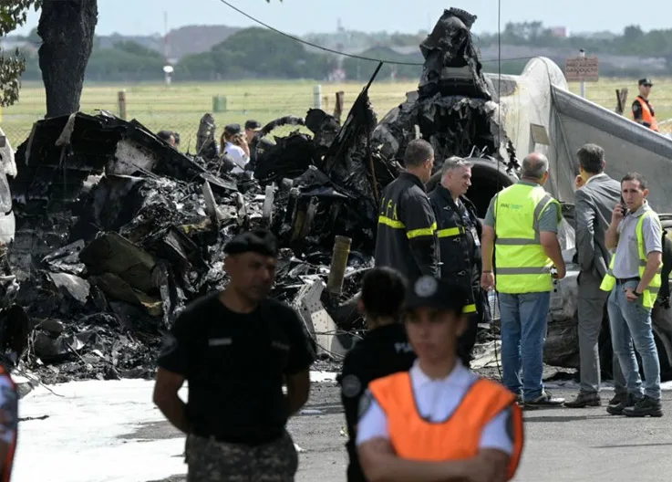 Bombardier Challenger 300 LV-GOK Disaster: Homes Destroyed, Pilots Killed!