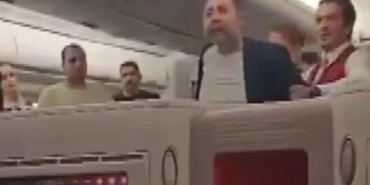Drunk Passenger Causes Crisis on Turkish Airlines Flight: "I Will Buy Turkey," He Declares