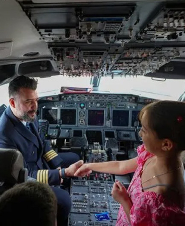 Great-Support-from-AJet-to-Little-Pilot-Candidate.-10-Year-Old-Yağmur-Su-Experienced-Her-First-Flight-Excitement.