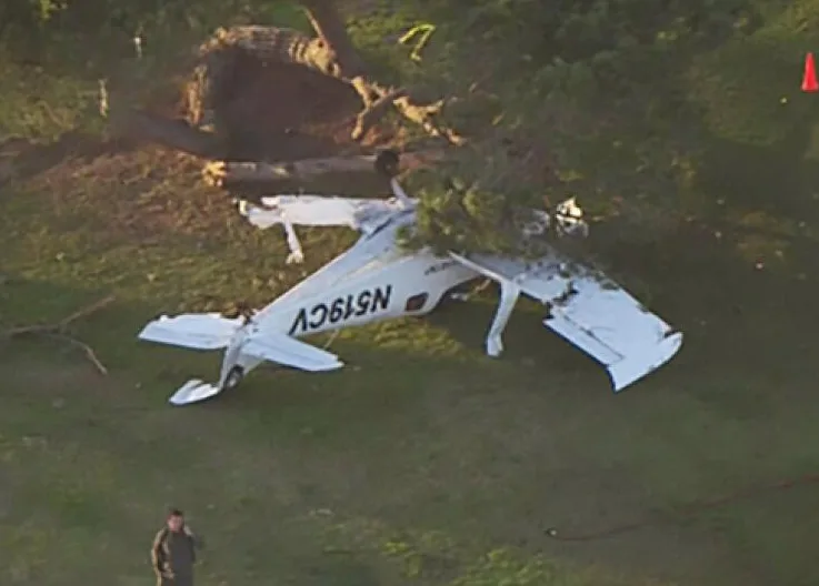 Plane Crash in Los Angeles: Disaster Narrowly Averted on Golf Course