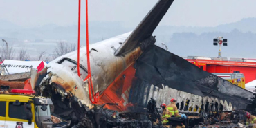 Accident Investigation: Initial Findings from the Black Box! Boeing 737-800 Aircraft Under Scrutiny