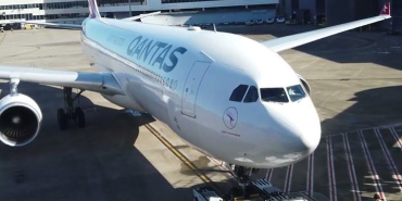 Smoke Issue on Airbus A330: Qantas Flight Makes Emergency Landing in Cairns