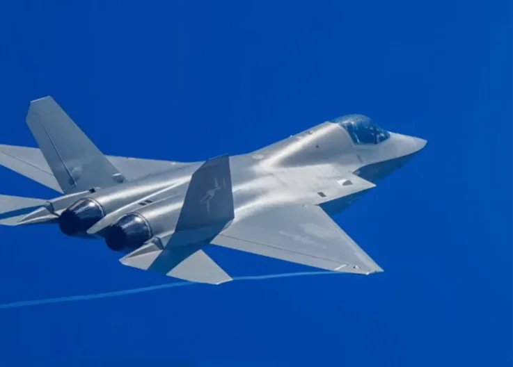 Technology Challenging the West: J-35 Fighter Jet Unveiled