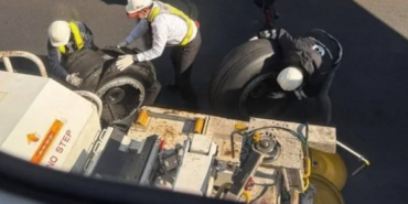 Tire Burst on Japan Airlines Plane at Haneda Airport, Runway Closed