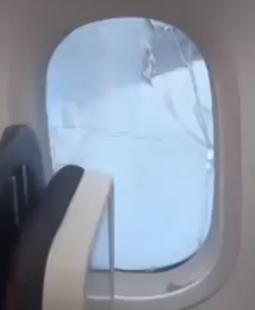 Glass Crisis on Turkish Airlines Flight TK801: Boeing 789 Aircraft Flown with Bandage