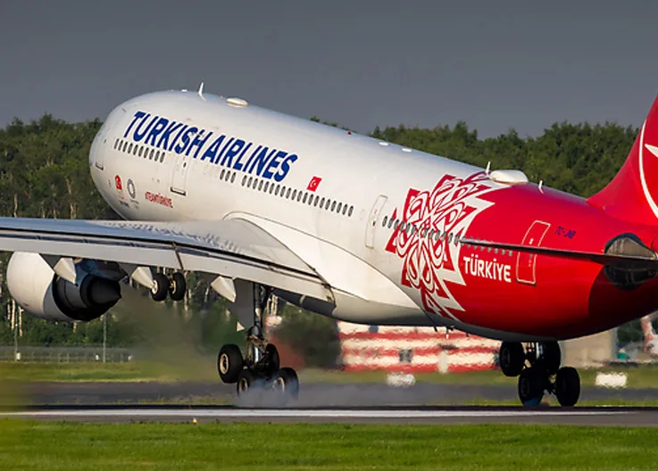 Turkish Airlines Resumes Connection Between Syria's Capital Damascus and Turkey
