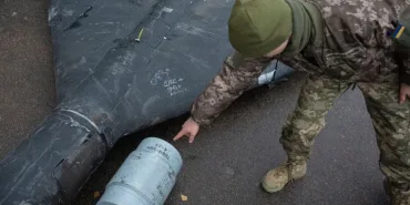 Airports Shut Down, Fires Break Out! Ukraine Strikes Russia
