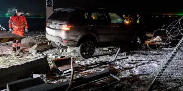 Alarm at Copenhagen Airport: Stolen Vehicle Breaches Runway, Police Take Action!
