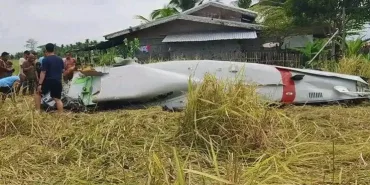 Beech King Air 350 Crashes: 4 Dead