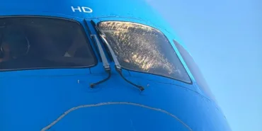 Cockpit Window of KLM Aircraft Carrying the Dutch Queen Cracked