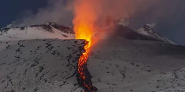 Mount Etna Eruption Paralyzes Air Traffic!