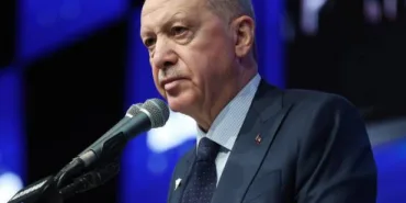 Plaque of Honor from President Erdoğan to Selçuk Bayraktar and Ahmet Bolat