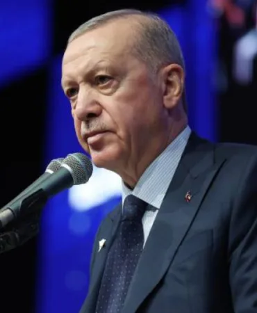 Plaque of Honor from President Erdoğan to Selçuk Bayraktar and Ahmet Bolat