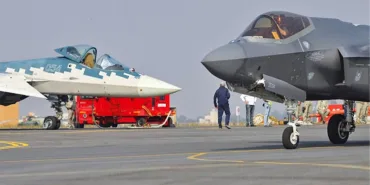 Su-57 and F-35 Face Off for the First Time in the Same Airspace!