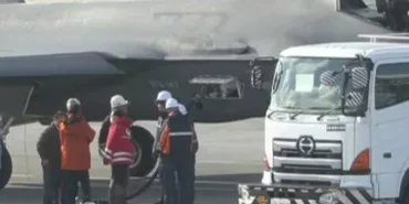 Two U.S. F-35s Run Out of Fuel in Japan! Emergency Landing at Airport!