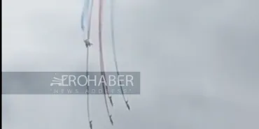 France Aerobatic Planes Collide, Narrowly Avoid Disaster!