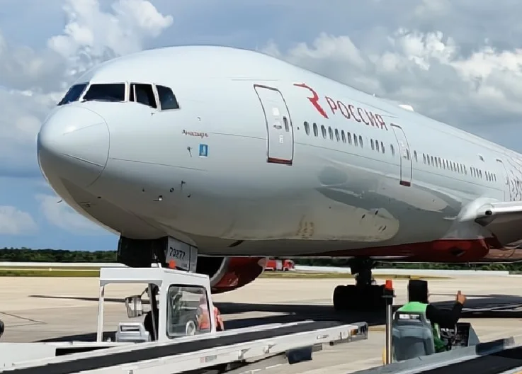 Russian Planes Struggle with Malfunctions, 400 Russian Tourists Stranded in Cuba!