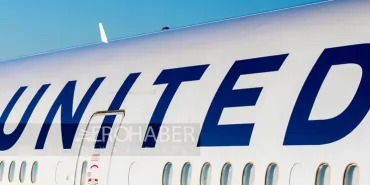 Chaos on United Airlines Flight: 20 Police Officers Intervene, Crew Members Couldn’t Hold Back Tears