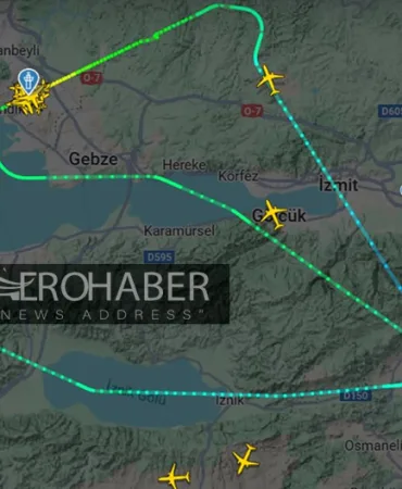 Storm Paralyzes Night in Istanbul, Planes Circulate in the Air
