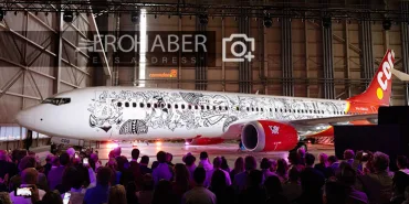 World-First-from-Corendon-The-World’s-First-Fully-Tattooed-Aircraft-Sweet-Louise-Takes-to-the-Skies
