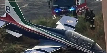Three Jets Collide During Frecce Tricolori Air Display in Pantelleria