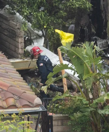 Van’s RV-10 Model Plane Crashes Into Homes
