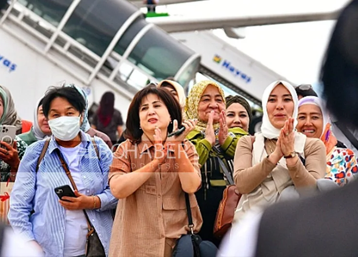 First Tashkent Flight Welcomed with Ceremony at Trabzon Airport
