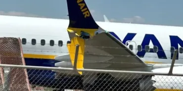 Ryanair 737 MAX Hits Fence While Taxiing