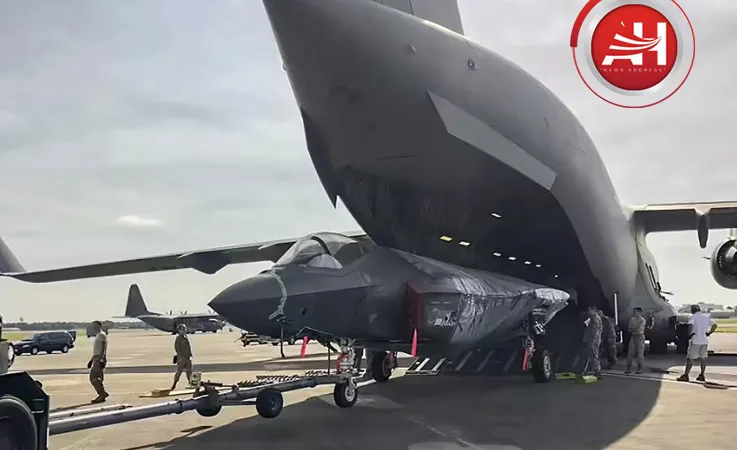 Expert Team from the UK Arrives for F-35B Repair