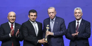 Selçuk Bayraktar Receives Export Award from President Erdoğan