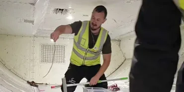Snake Panic on Virgin Australia Flight!