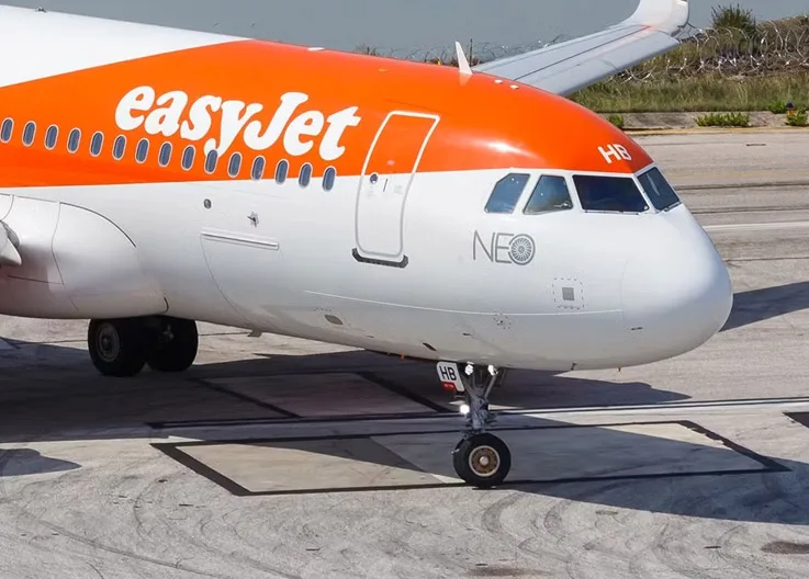 Nightmare on EasyJet Flight: Passenger Tried to Enter Cockpit, Handed Over to Police