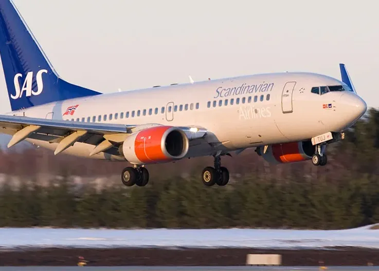 Pilot Falls Ill in Cockpit on SAS Flight: Backup Crew Takes Over