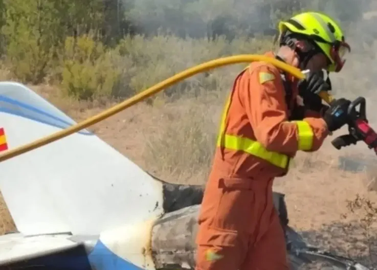 Plane Breaks Apart and Crashes in Valencia, Investigation Launched