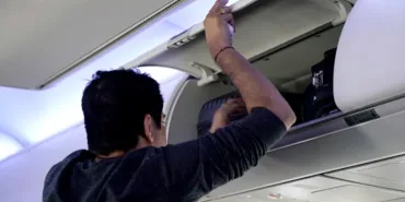 Overhead-Compartment-Crisis-on-Plane-Fight-Breaks-Out-Over-Shoes