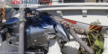 Bell 222 Tragedy in the U.S.: Helicopter Crashes into Parking Lot!