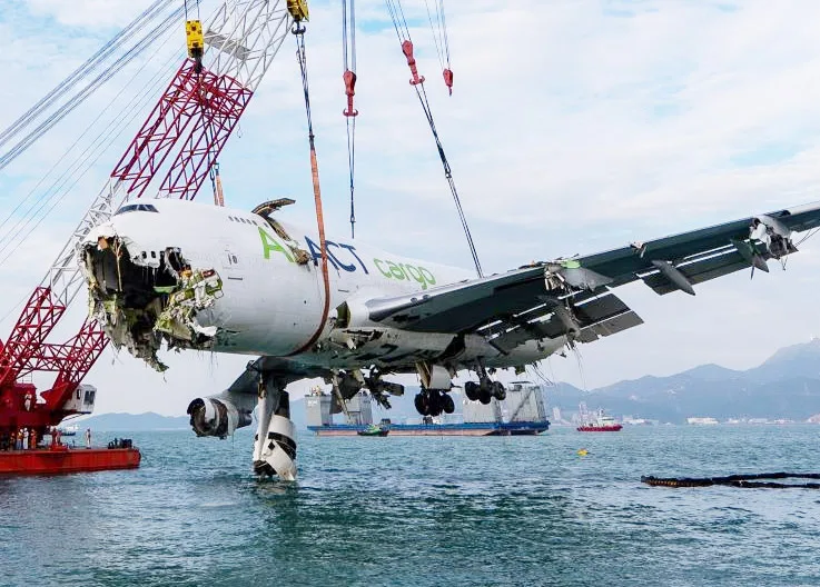 Fuselage of ACT Airlines Cargo Plane Recovered from Underwater